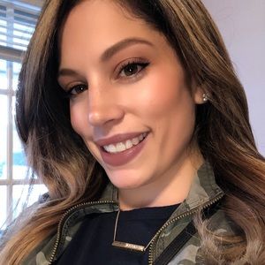 Meet your Posher, Gina